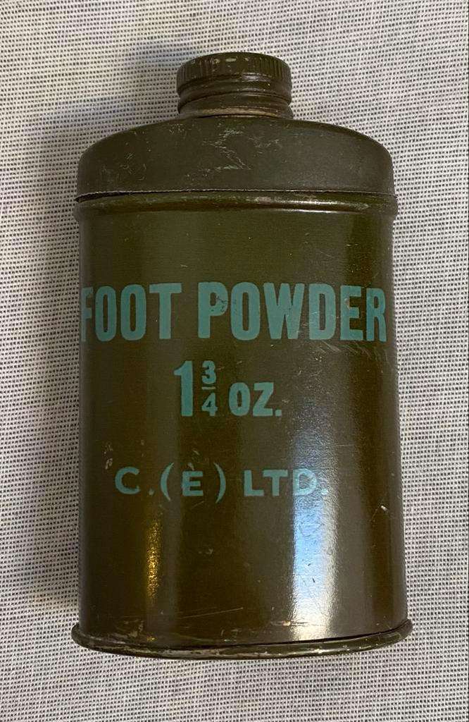Vintage Militair Voetpoeder Blik - 1 3/4 Oz, Verzamelen, Militaria | Algemeen, Overige soorten, Overige typen, Overige gebieden