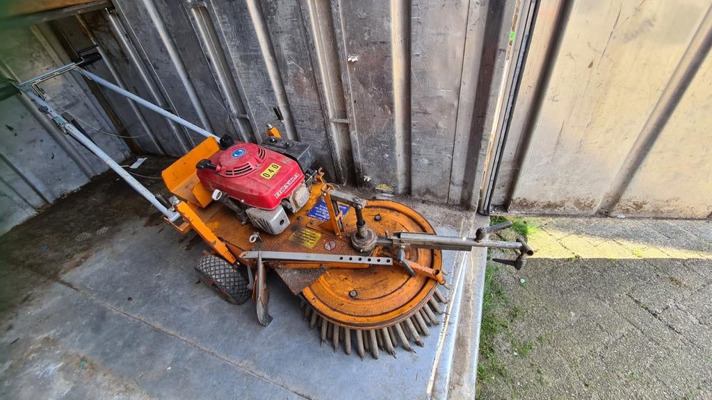 Onkuidborstel honda benzine, Ophalen, Gebruikt