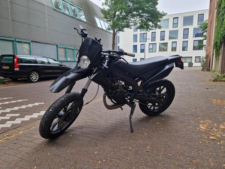 Derbi Senda DRD xtreme 2016, Fietsen en Brommers, Brommers | Derbi, Gebruikt, Maximaal 45 km/u, Ophalen