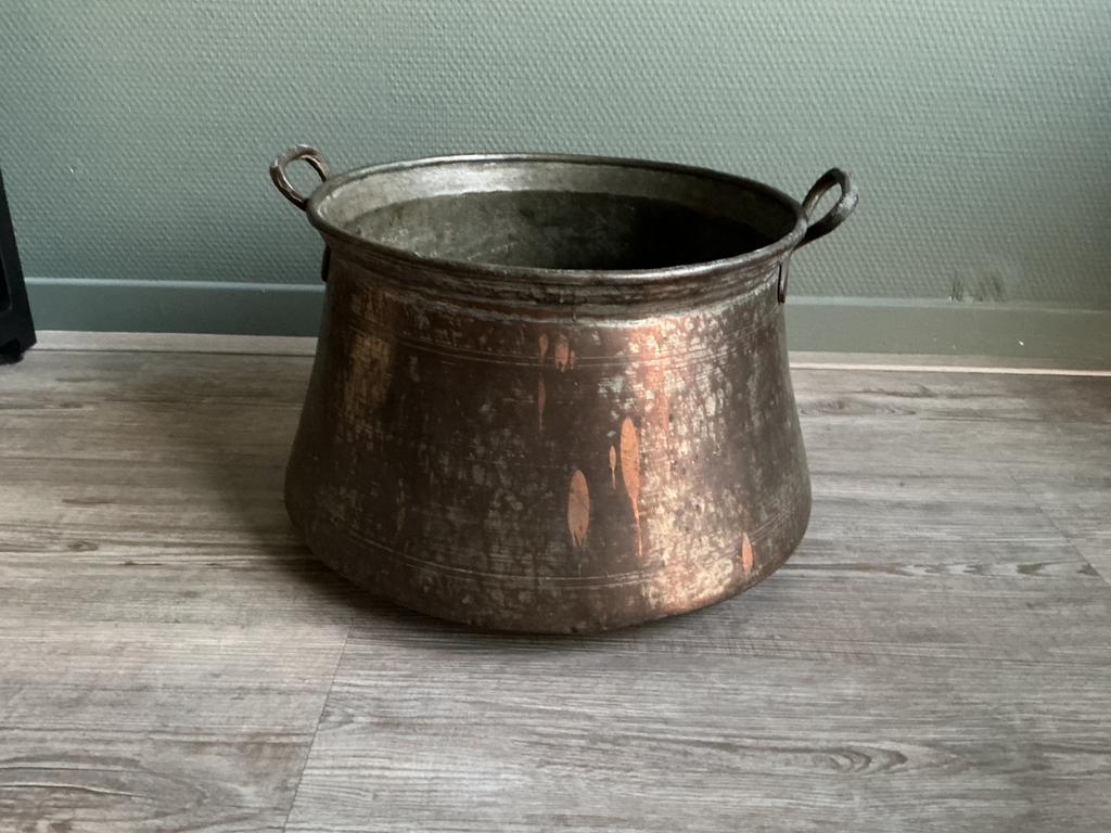 Oude (gehamerde) koperen ketel, Antiek en Kunst, Ophalen of Verzenden, Koper