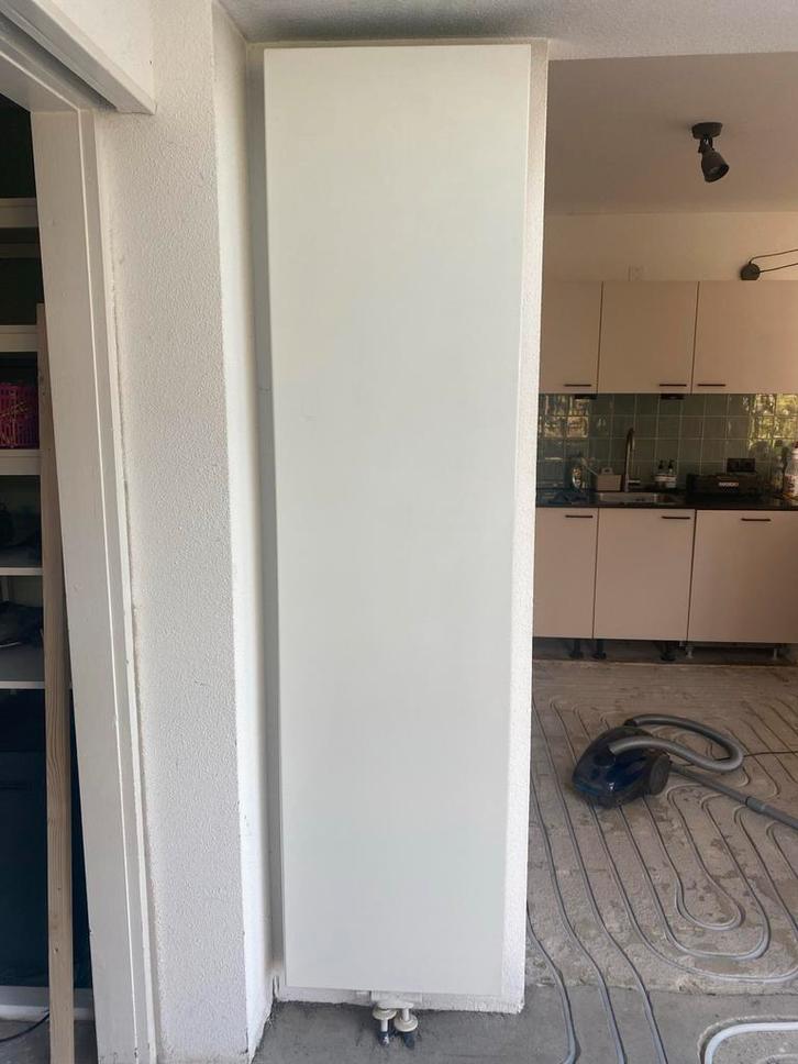 Strakke verticale radiator, wit, Doe-het-zelf en Verbouw, Verwarming en Radiatoren, Gebruikt, Radiator, 500 tot 800 watt, 80 cm of meer
