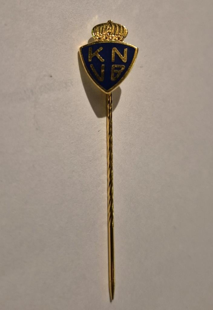 Voetbal speldje KNVB, Ophalen of Verzenden, Zo goed als nieuw, Sport