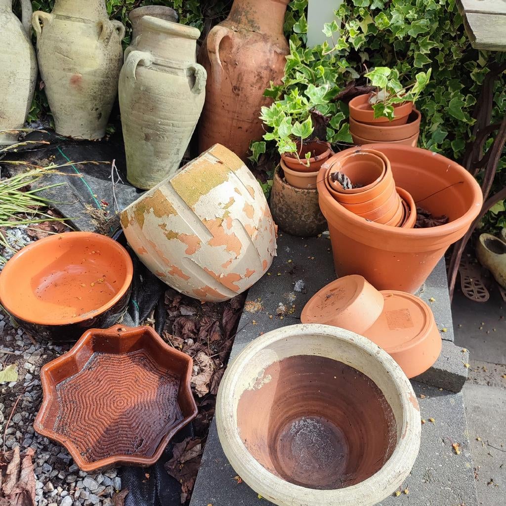 Diverse terracotta aardewerk bloempotten en schalen, Tuin en Terras, Ophalen