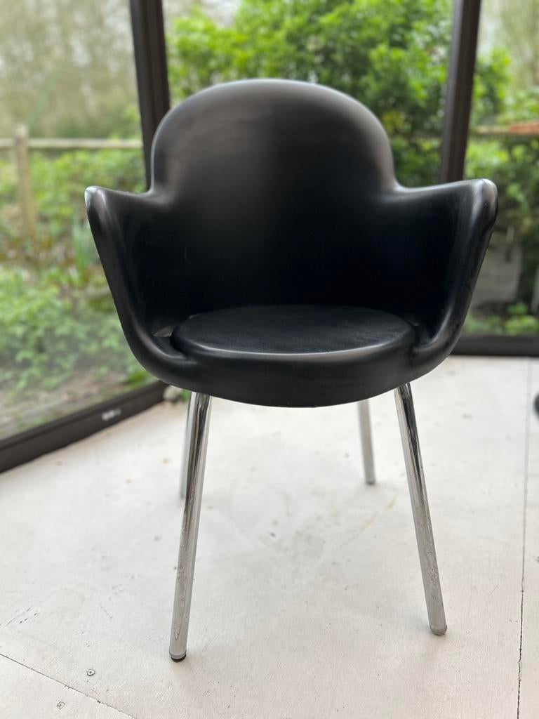 Zwarte kuip stoel, Ophalen, Gebruikt, Zwart, Eén