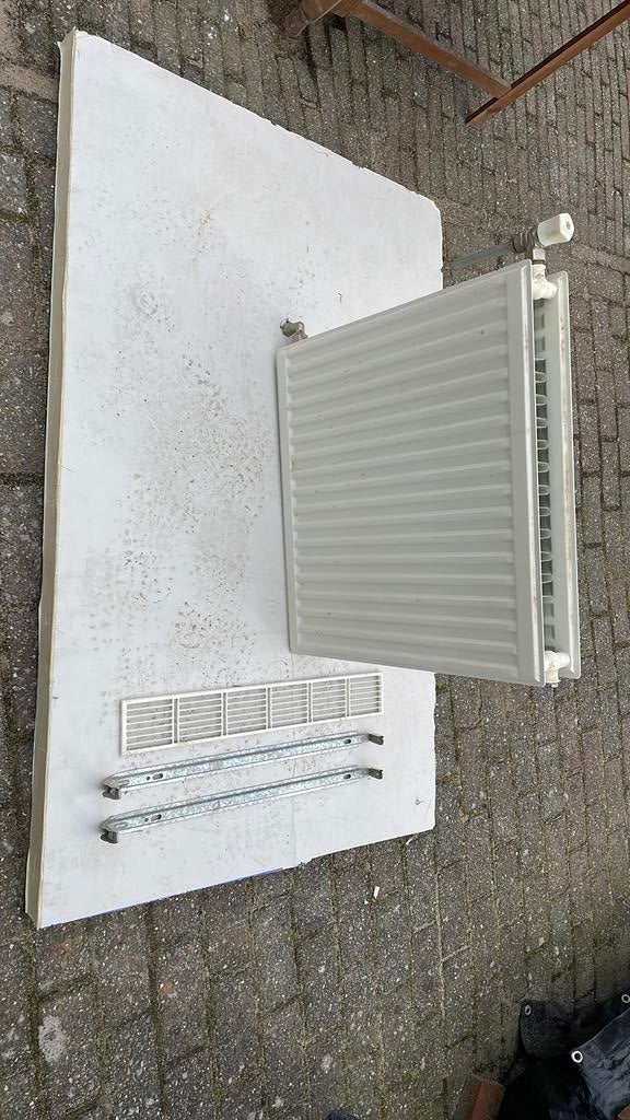Te koop gebruikte radiator, Ophalen, 30 tot 80 cm, Radiator, Zo goed als nieuw