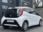 Toyota Aygo CABRIO / CRUISE CONTR / AIRCO / NAVI / CAMERA .., Auto's, Voorwielaandrijving, Stof, Gebruikt, Met garantie (alle)