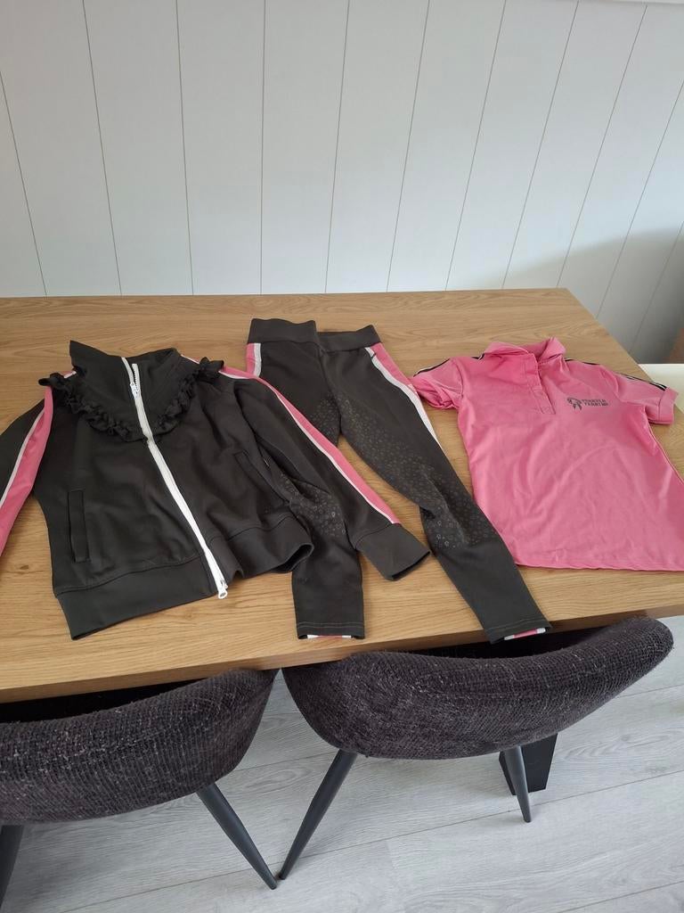 Hele mooie set van paardenpraat tv maat 140, Ophalen, Gebruikt, Dressuur, Bovenkleding
