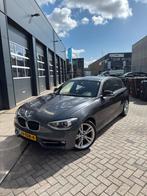 BMW 1-Serie 118I 125KW 5DR automaat 2012 Grijs, Auto's, Achterwielaandrijving, 4 cilinders, 1290 kg, Origineel Nederlands