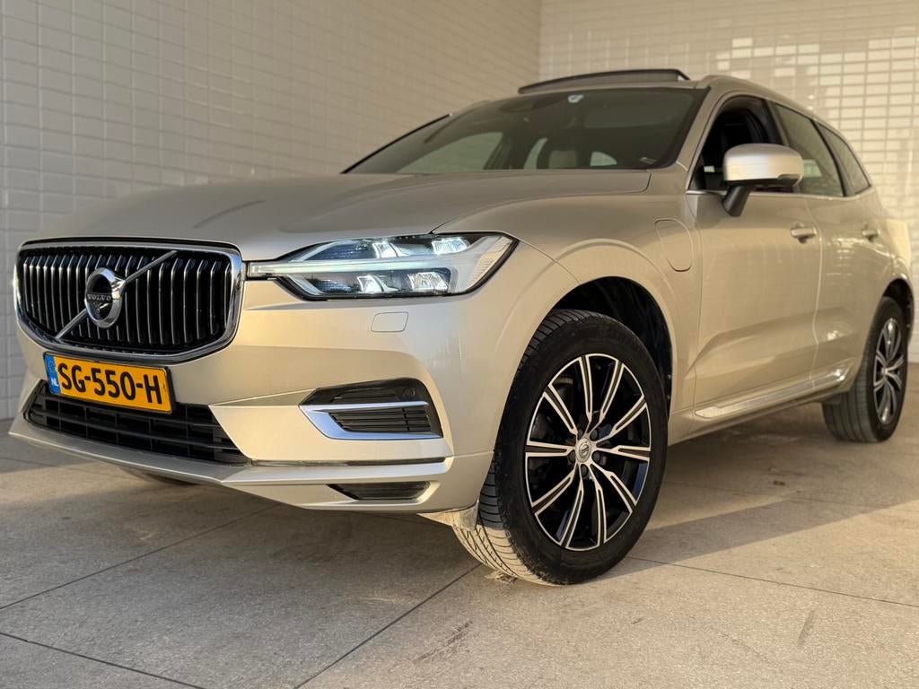 Volvo XC60 T8 twin engin AWD - Inscription - NAP, Auto's, Volvo, Automaat, Zwart, 320 pk, Lichtsensor