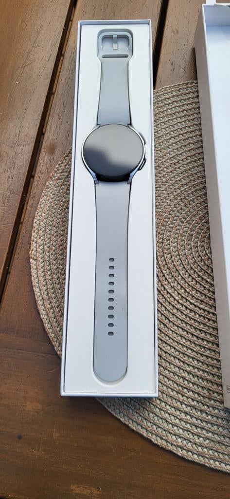 Samsung watch 6 44mm silver, Afstand, Samsung Galaxy Watch 6, Ophalen of Verzenden, Zo goed als nieuw