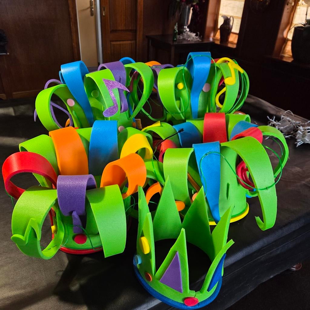 24 Carnavals Foam Hoeden voor Loopgroep - Diverse Maten, Kleding | Dames, Carnavalskleding en Feestkleding, Ophalen, Gedragen