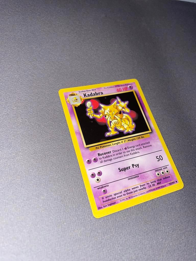 Kadabra base set near mint pokemon, Ophalen of Verzenden, Zo goed als nieuw, Losse kaart, Foil
