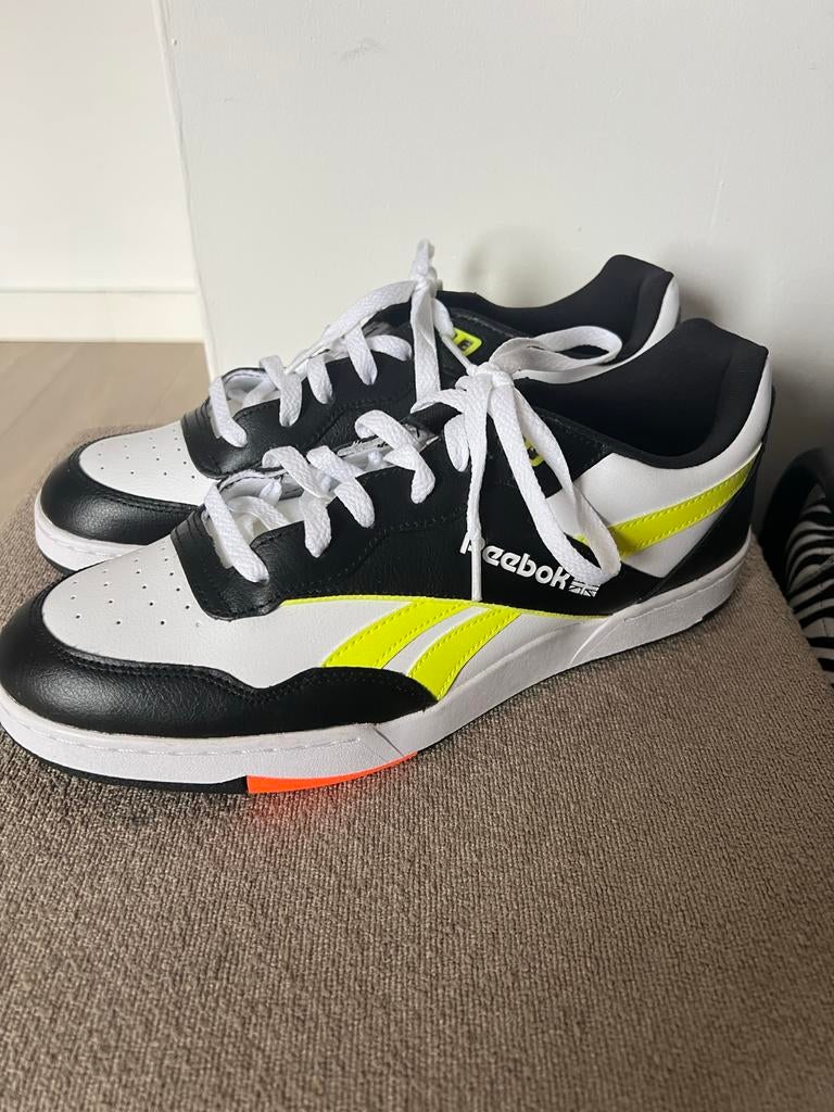 Nieuwe Reebok sneakers maat 44 - Zwart/wit met geel, Ophalen of Verzenden, Nieuw, Zwart