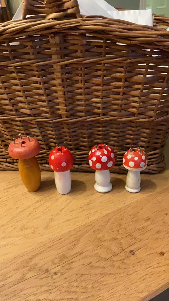 Vintage punnikklosjes punniken punnik paddestoelen, Ophalen of Verzenden, Zo goed als nieuw