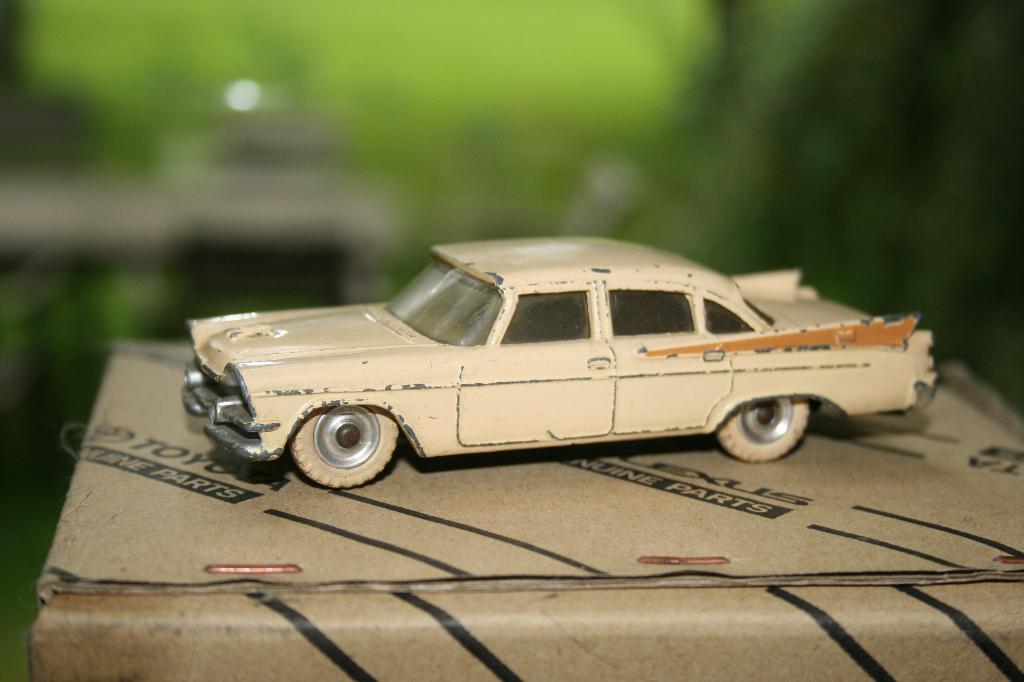 Dinky Toys Dodge Royal Sedan 191 Vintage Boîte d'Origine (Neuf (Voir