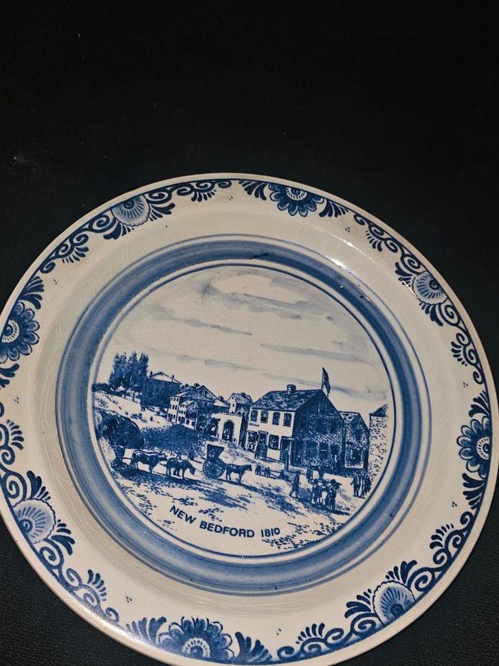 Delfts Blauw bord "New Bedford 1810" - Handgeschilderd, Antiek en Kunst, Antiek | Porselein, Ophalen of Verzenden