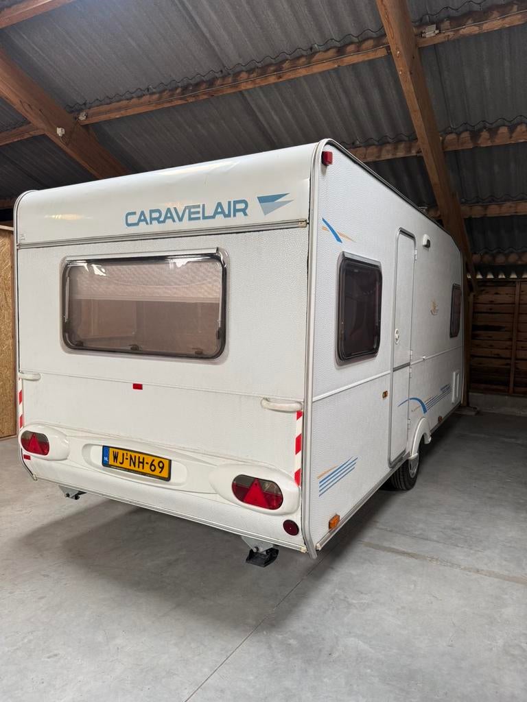 Nette Caravelair Met voortent luifel en 2 slaapcabines!, Rondzit, Bedrijf, 750 - 1000 kg, Caravelair