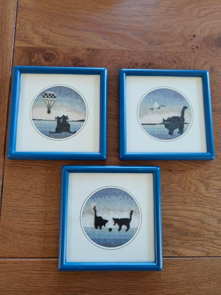 Leuke geborduurde poezen-schilderijtjes., Ophalen of Verzenden, Nieuw, Handborduren