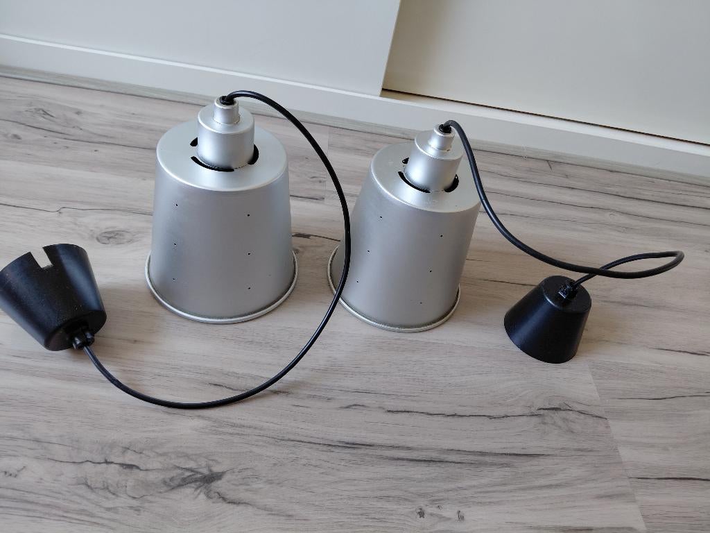 2 zilvergrijze hanglampjes, Huis en Inrichting, Lampen | Hanglampen, Ophalen, Gebruikt, Metaal, Minder dan 50 cm