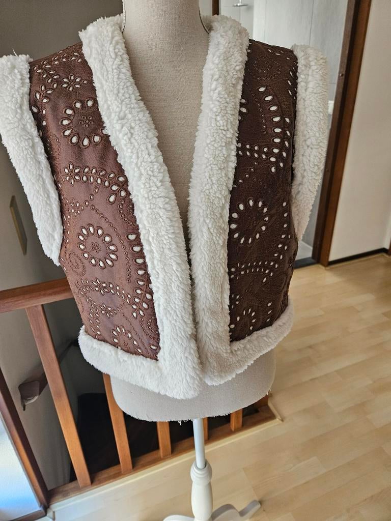 Leuk Cotton Club gilet M/L met kaartje, Kleding | Dames, Bodywarmers, Cotton Club, Ophalen of Verzenden, Nieuw, Maat 42/44 (L)