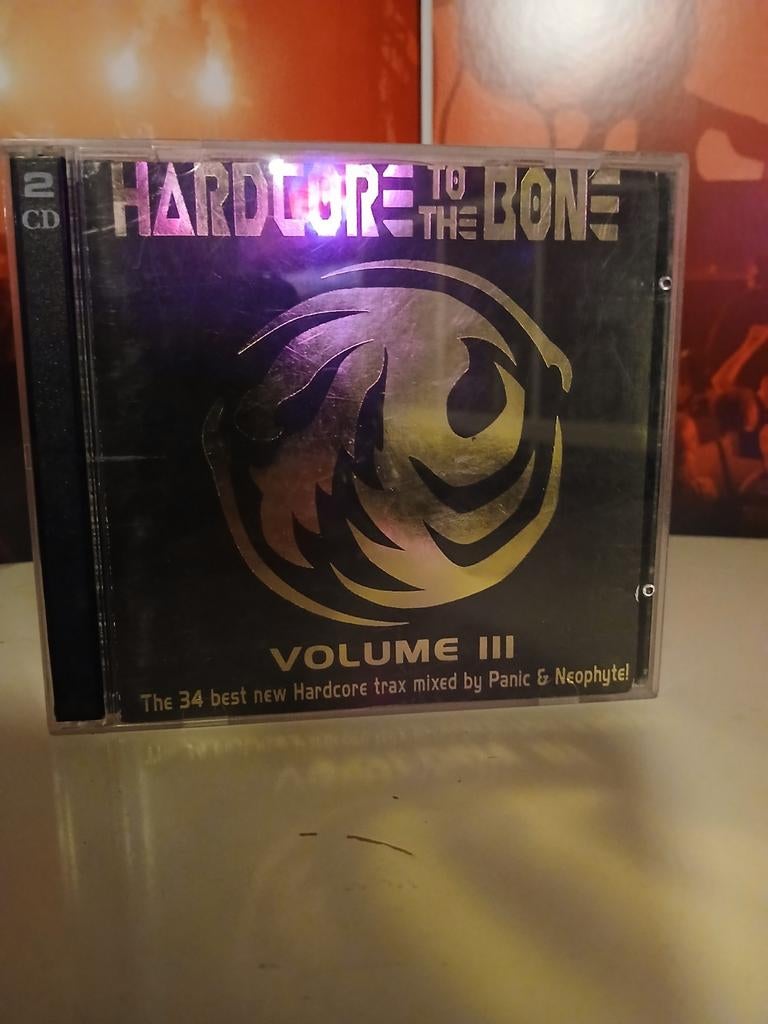 Hardcore to the bone 3, Ophalen of Verzenden, Zo goed als nieuw