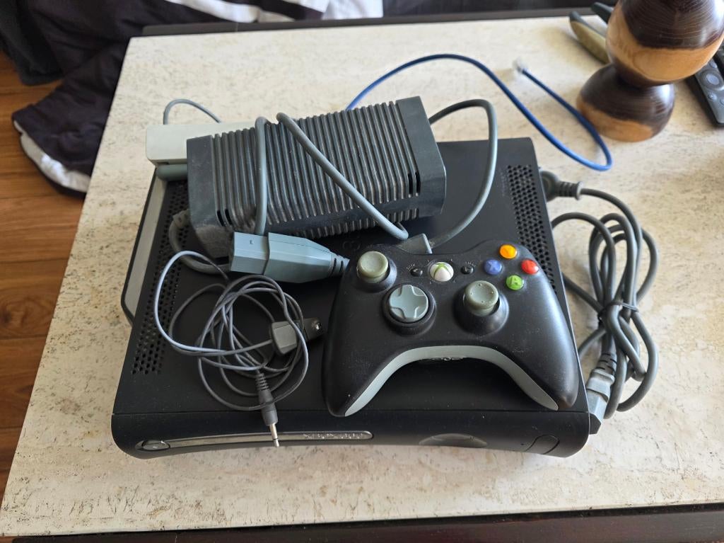 Xbox 360 en spelletjes, Ophalen, Met games, Zo goed als nieuw, Met 1 controller