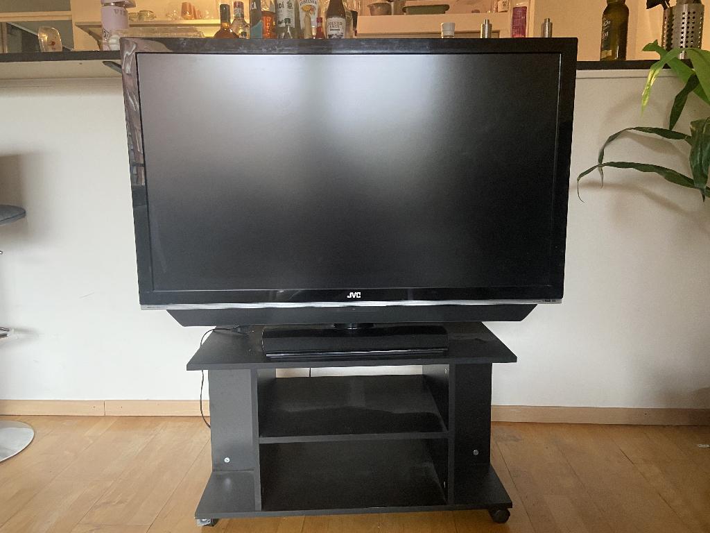 TV JVC clear motion drive II 100 Hz + meubel, HD Ready (720p), Zo goed als nieuw, 100 Hz, 100 cm of meer