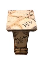 Decoratieve zuil met antieke look 70 cm hoog, Huis en Inrichting, Woonaccessoires | Zuilen en Pilaren, Ophalen, Zo goed als nieuw