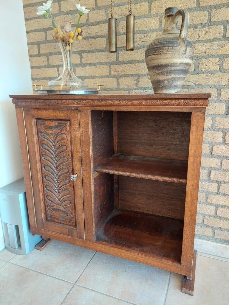 Eiken Kastje met Snijwerk - B84xD35xH84 cm, Ophalen