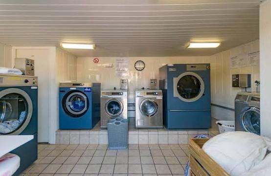 Gezocht: Wasserette (locatie) ter overname – Amsterdam, Diensten en Vakmensen, Wasserettes, Stomerijen en Strijkservice, Wasserette