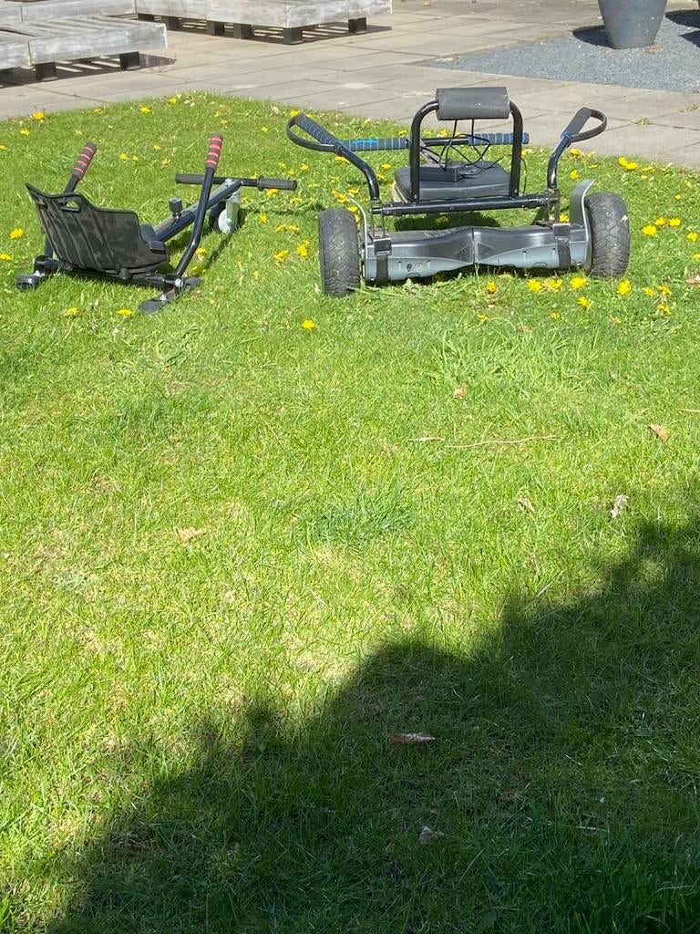 Hoverboard zwart off-road met 2 zitkarretjes en oplader, Kinderen en Baby's, Speelgoed | Buiten | Voertuigen en Loopfietsen, Gebruikt