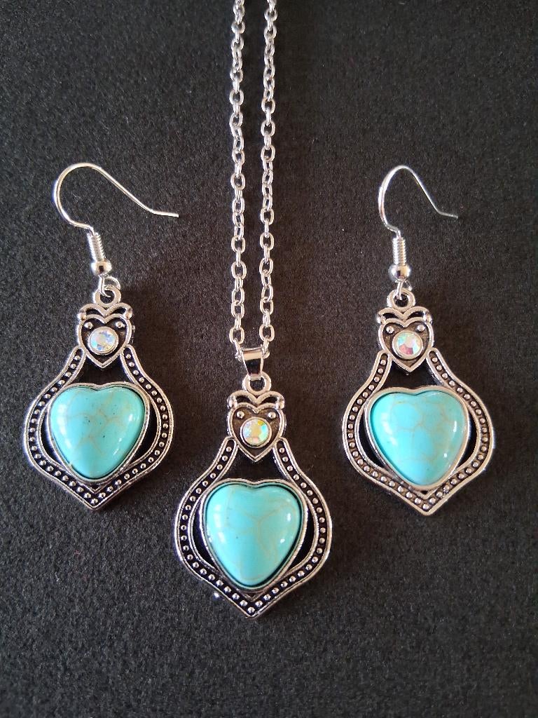Boho sieradensetje turquoise hartje strass, Ophalen of Verzenden, Nieuw, Overige kleuren, Overige materialen