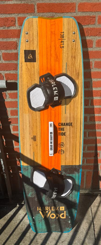 Harlem Wood board 2020, Watersport en Boten, Kitesurfen, Twintip, Kiteboard, Ophalen of Verzenden, Zo goed als nieuw