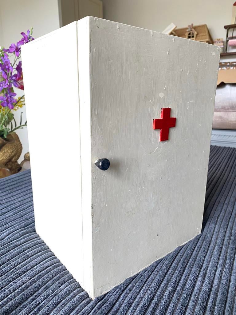 Antiek Brocante Medicijnkastje, Ophalen