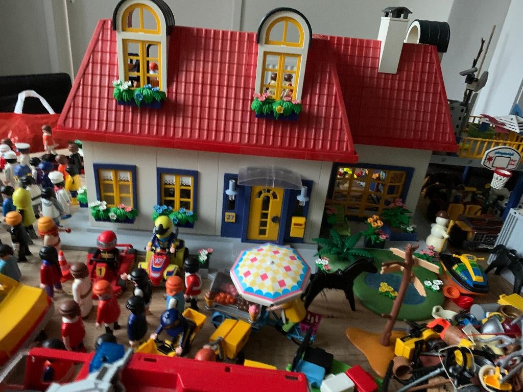 Compleet Modern Woonhuis met inrichting van Playmobil, Kinderen en Baby's, Speelgoed | Playmobil, Ophalen of Verzenden, Zo goed als nieuw