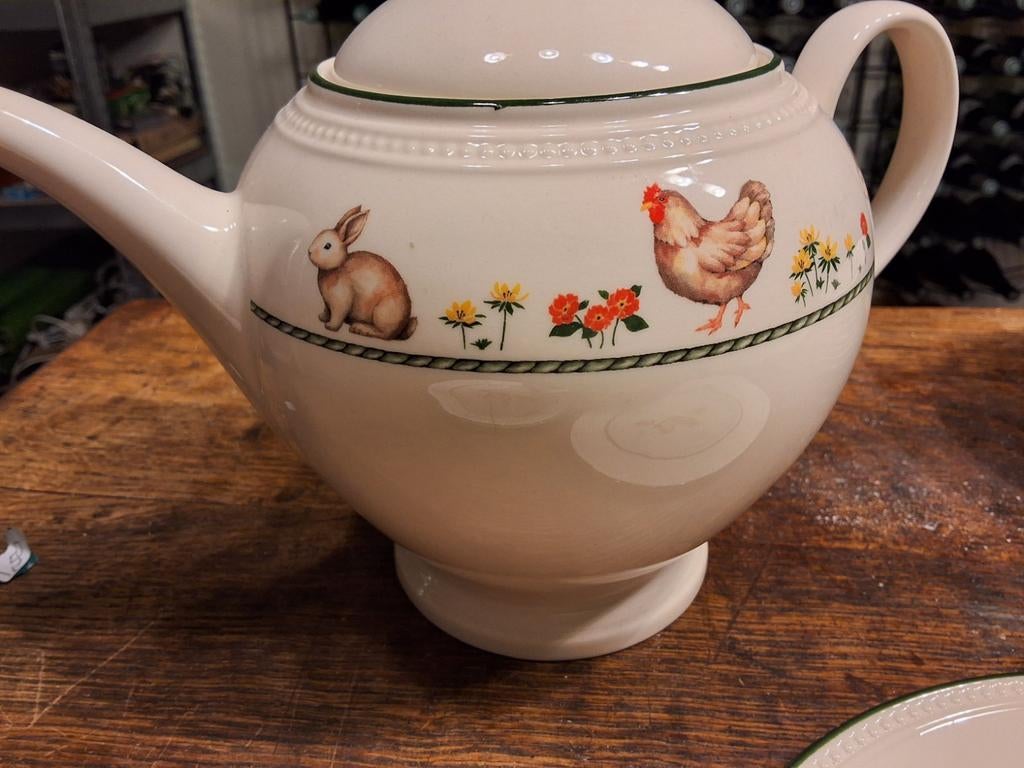 Wedgwood Springtime pasen theepot, puntgaaf, Ophalen of Verzenden