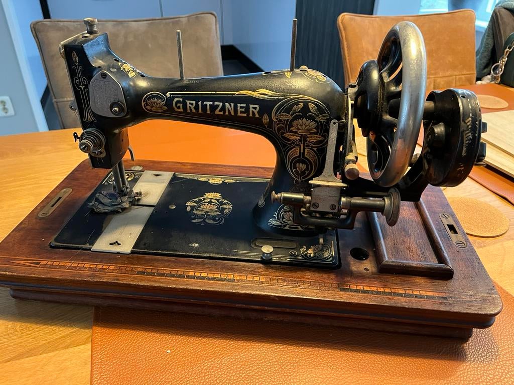 Antieke naaimachine, Antiek en Kunst, Antiek | Naaimachines, Ophalen of Verzenden