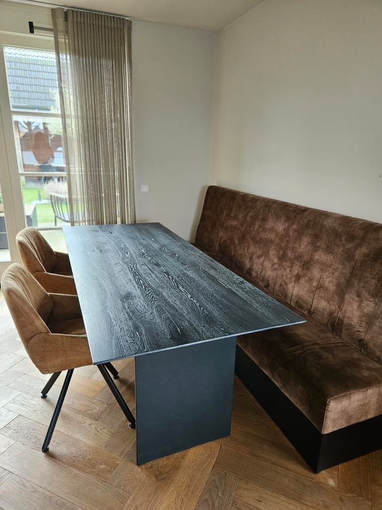 Zwarte eettafel met stalen poot 220x90, Huis en Inrichting, Tafels | Eettafels, Ophalen