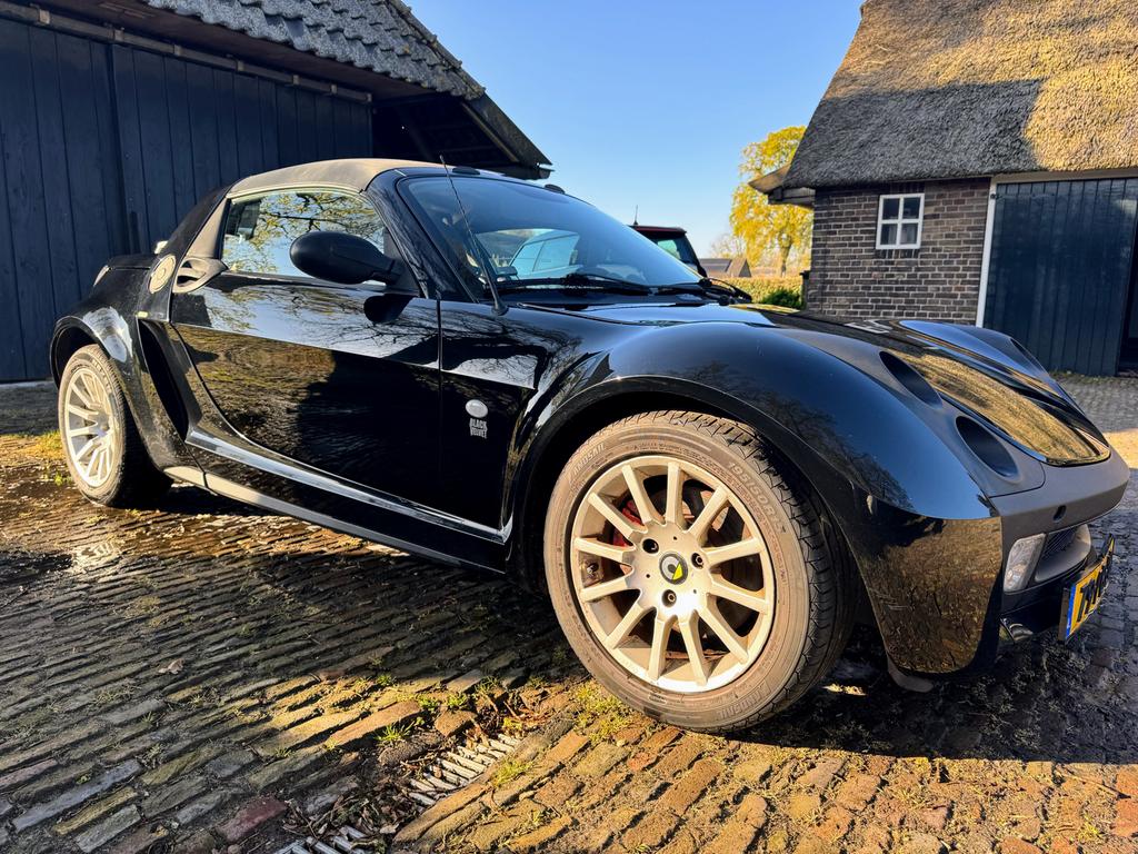Smart Roadster cabrio GEREVISEERDE motor 2004, Auto's, Smart, Stof, 82 pk, Roadster, Zwart