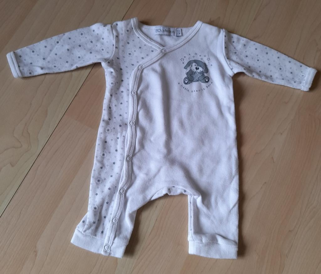 BABY PAKJE MET GRIJZE STERREN MAAT 50 MERK BD COLLECTION, Kinderen en Baby's, Babykleding | Maat 50, Ophalen of Verzenden, Zo goed als nieuw