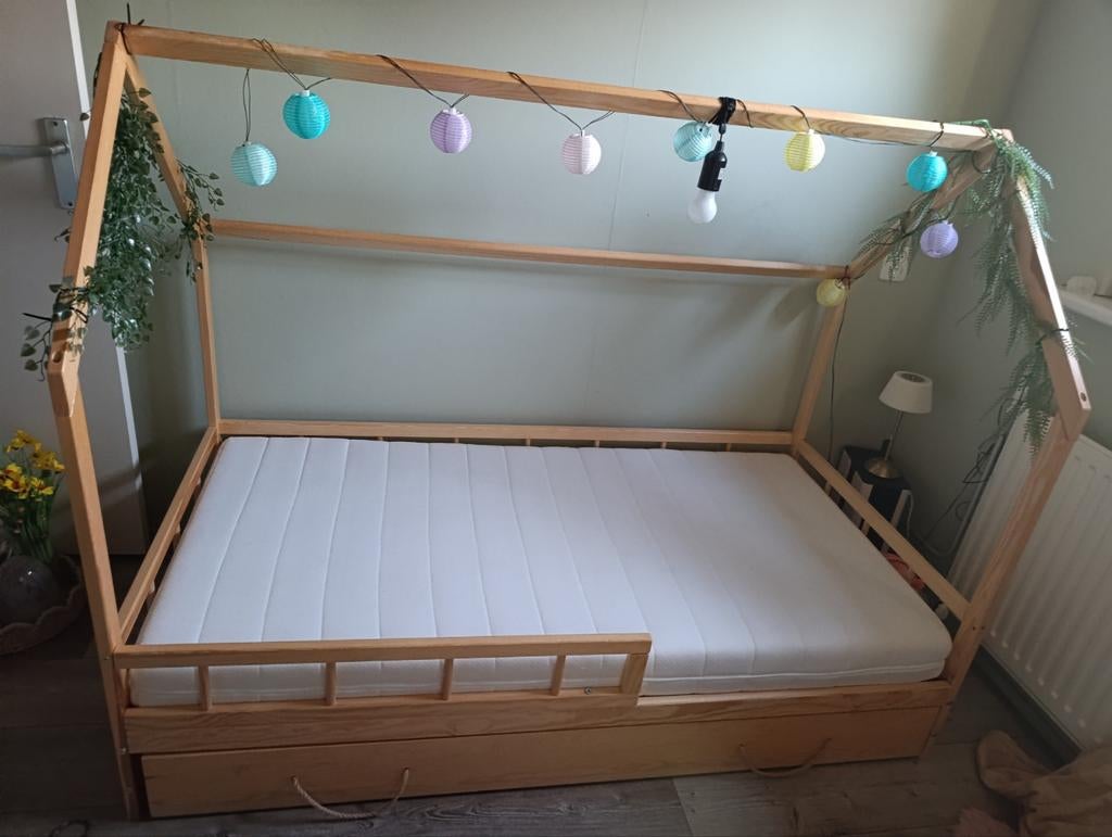 Huisbed 160x80 met matras - Zo goed als nieuw, Ophalen, 90 cm, Eenpersoons, 190 cm of minder