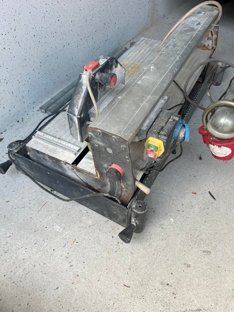 Tegelwaterzaag inter dynamics 700, Doe-het-zelf en Verbouw, Gereedschap | Zaagmachines, Ophalen, Gebruikt, 1200 watt of meer, 70 mm of meer