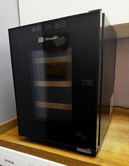 Climadiff CC12 wijnkoeler / klimaatkast - Zo goed als nieuw, Witgoed en Apparatuur, Koelkasten en IJskasten, Ophalen, Zonder vriesvak