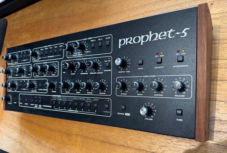 Sequential Prophet 5 Desktop Synthesizer, Muziek en Instrumenten, Synthesizers, Zo goed als nieuw, Overige aantallen, Overige merken