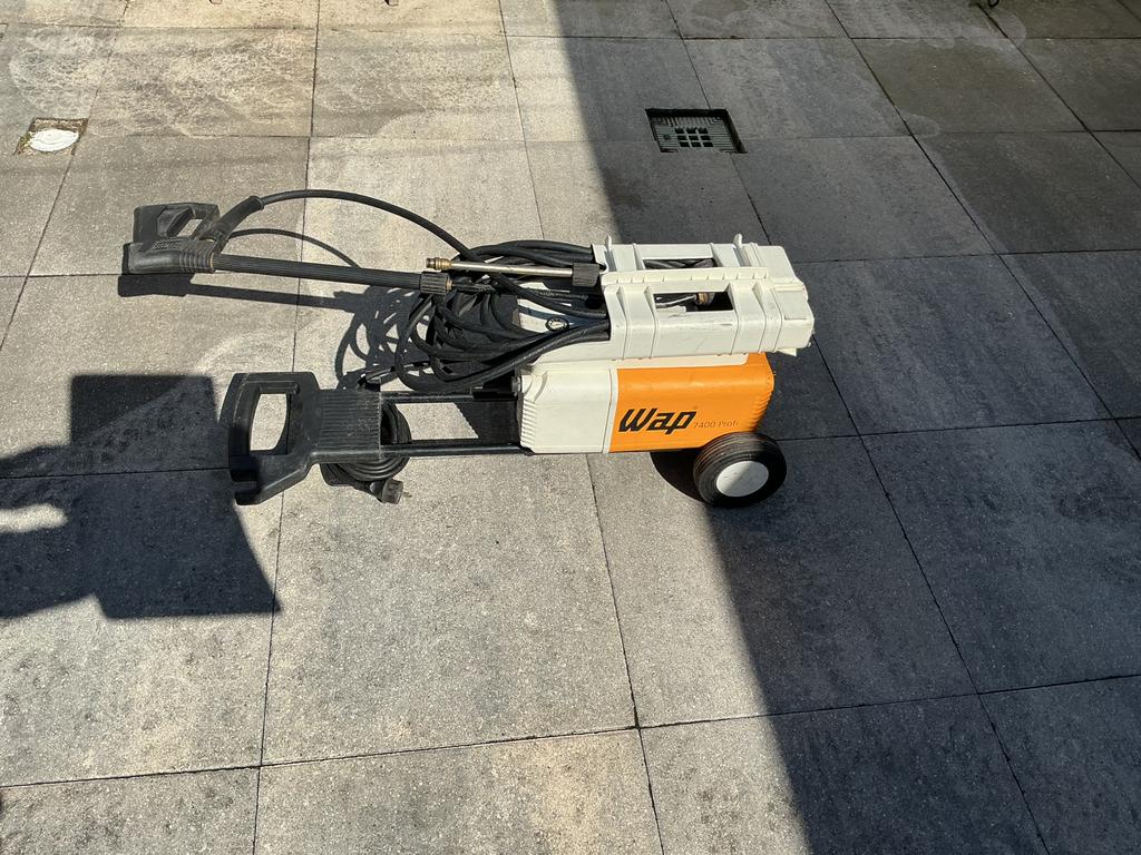 Wap hogendrukreiniger met hogedruk van 150 bar., Tuin en Terras, Ophalen, Gebruikt, Elektrisch, Liggend