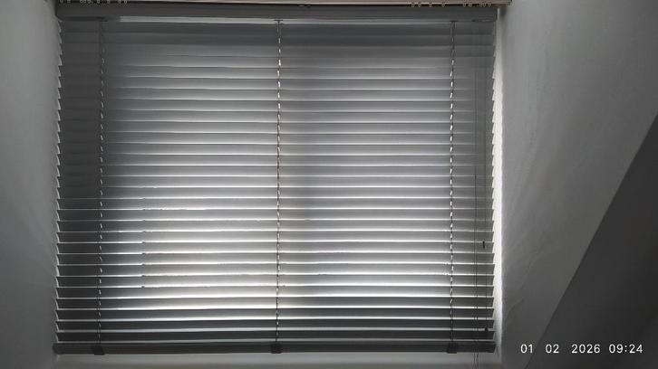Jalouzie, Huis en Inrichting, Stoffering | Gordijnen en Lamellen, Zo goed als nieuw, Minder dan 100 cm, 50 tot 100 cm, Grijs, Ophalen of Verzenden
