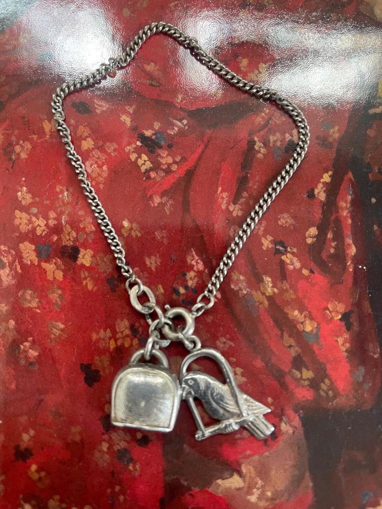 zilver kinderarmbandje met 2 bedeltjes, 2 of 3 bedels, Ophalen of Verzenden, Zilver, Overige merken
