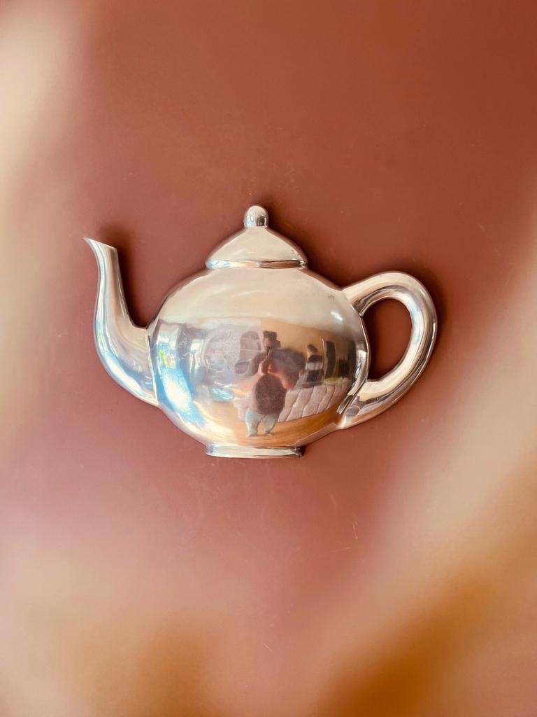 Sixties wanddecoratie  theepot, Ophalen of Verzenden, Zo goed als nieuw, Zilver, Overige materialen