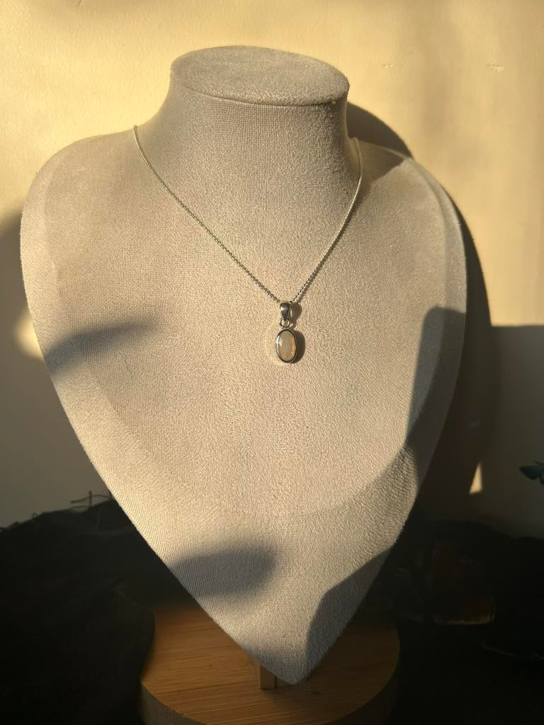 Opaal edelopaal hanger beschermt vreugde welvaart love, Ophalen of Verzenden, Nieuw, Zilver, Met edelsteen