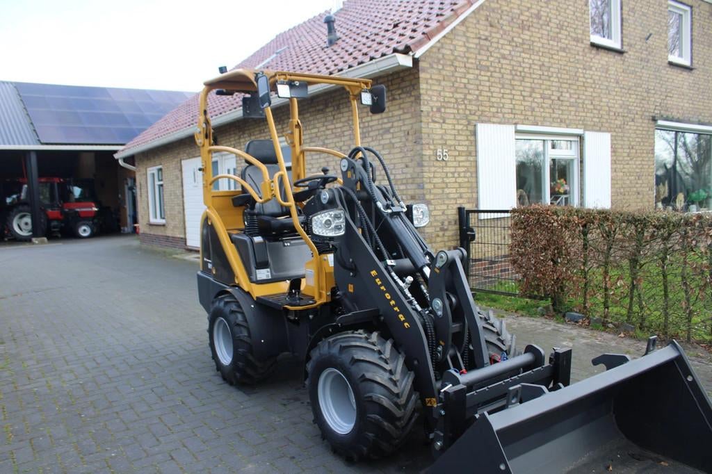 Eurotrac W11 W11M (bj 2026), Wiellader of Shovel